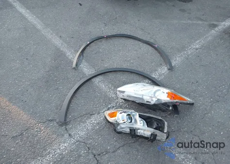 2022 Tesla Model Y Performance Dual Motor All-Wheel Drive z USA, uszkodzony, nr VIN 7SAYGDEFXNF341730